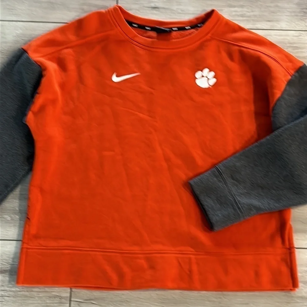 Nike Tops Nike Clemson Tigers Sideline Crew Neck Sweatshirt Women's Medium